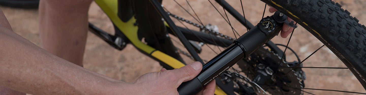 Pompe vélo à main avec manomètre en aluminium Injex Control SKS 10 bar