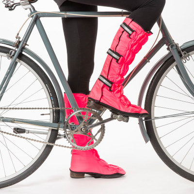 http://www.lecyclo.com/cdn/shop/products/sur-chaussures-impermeables-velo-pour-femme-leggits-rose_full.jpg?v=1701170388
