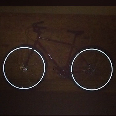 Eclairage feu réflecteur de jante roue de vélo ville sécurité